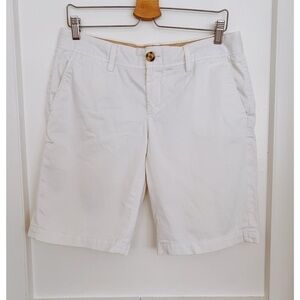 Women’s White Banana Republic Bermuda Shorts Size 8